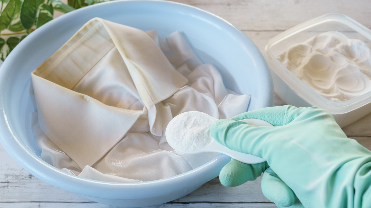 Waschsoda eignet sich perfekt zur Vorbehandlung Dreckiges-Hemd-reinigen